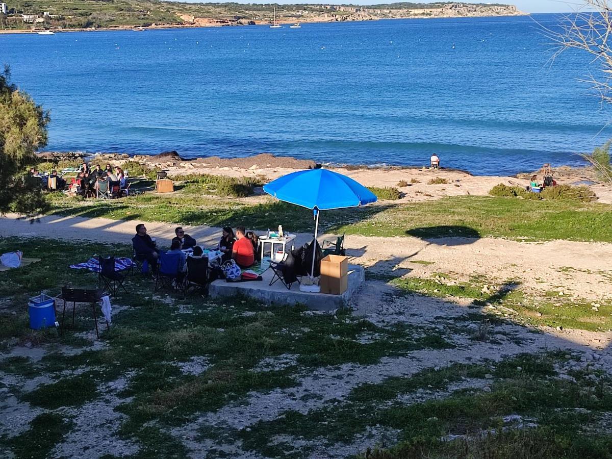 Beachfront With Seaviews Apartment No56 Award Winner Unbeatable Location For Closeness To The Sea Ideal For Guests Looking For Winter Spring And Autumn Breaks In Sunny Malta Also Ideal For Coastal Hikers Mellieha Exterior foto