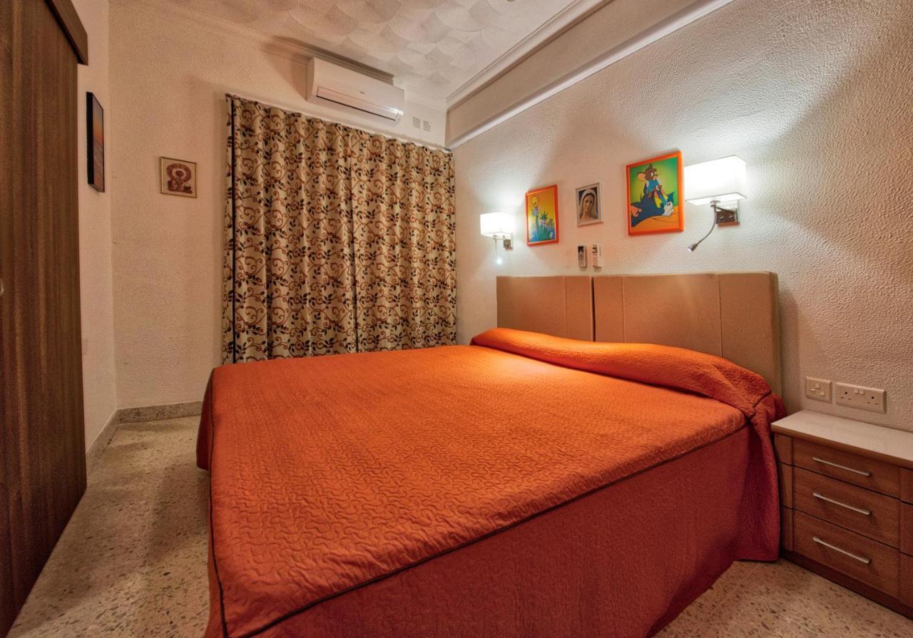 Beachfront With Seaviews Apartment No56 Award Winner Unbeatable Location For Closeness To The Sea Ideal For Guests Looking For Winter Spring And Autumn Breaks In Sunny Malta Also Ideal For Coastal Hikers Mellieha Exterior foto